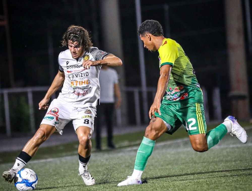 Jonathan Moncada le dio la victoria al Diriangén en la semifinal. CORTESÍA